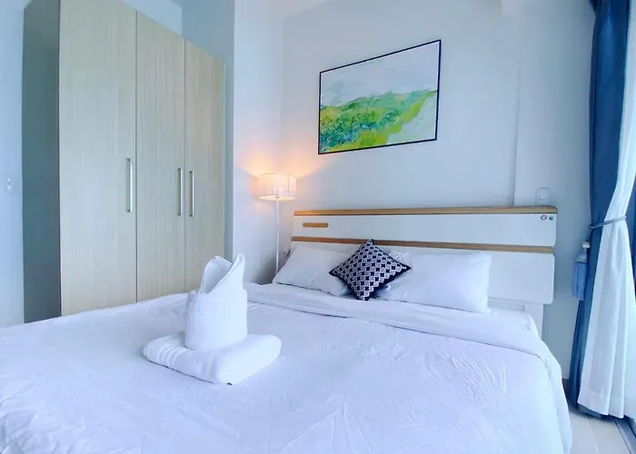 120sqm 3bedrooms Luxurious Facing Bay Sunset Nearby Okada Moa Solaire Ayala Malls Manila