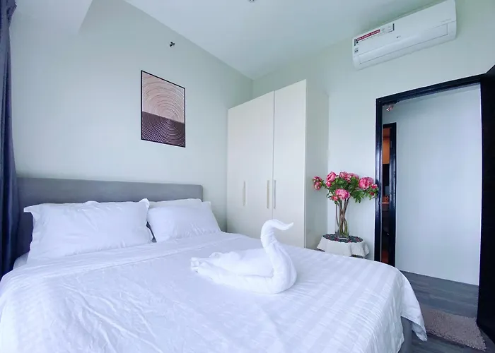 120sqm 3bedrooms Luxurious Facing Bay Sunset Nearby Okada Moa Solaire Ayala Malls