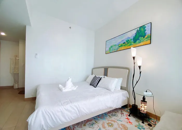 120sqm 3bedrooms Luxurious Facing Bay Sunset Nearby Okada Moa Solaire Ayala Malls *